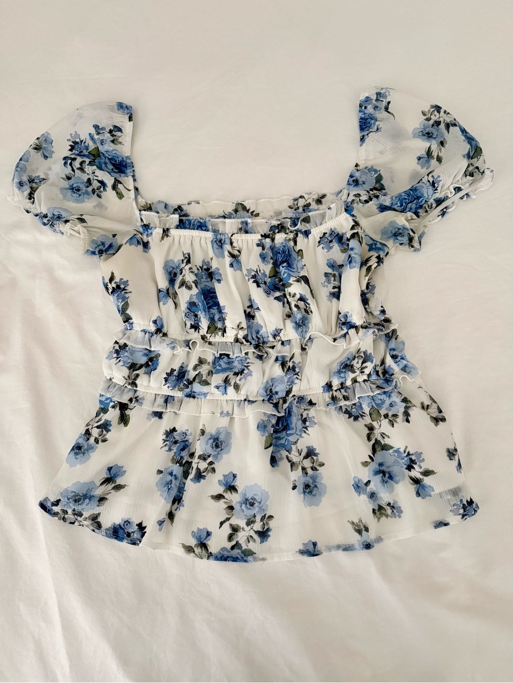 mi ami by Francesca’s Blue Rose Floral Puff Sleeve Milkmaid Peplum Top Size L